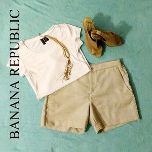 BANANA REPUBLIC, Ryan shorts, Size 4